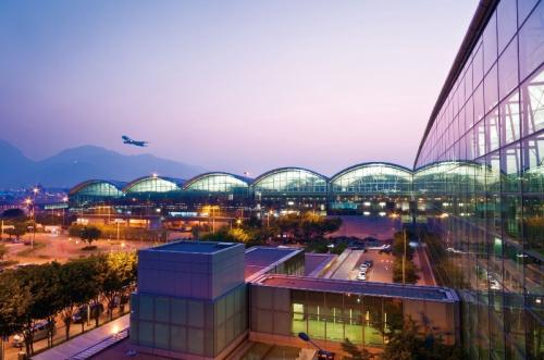 10 аэропортов, в которых пассажиры не прочь застрять даже с ночевкой