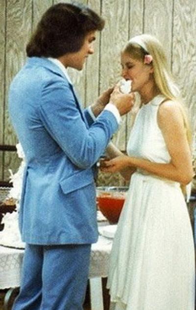 Известные пары, доказавшие, что первая любовь самая крепкая