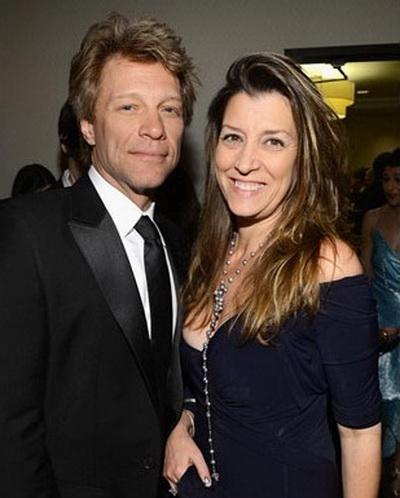 Известные пары, доказавшие, что первая любовь самая крепкая