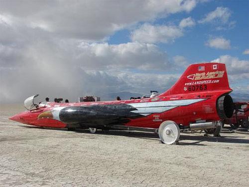 «Реактивный автомобиль» ищет водителя