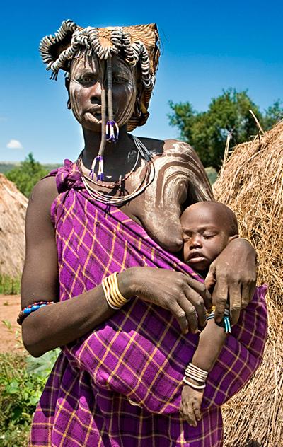 Топ-модели племени Мурси шокируют своим видом