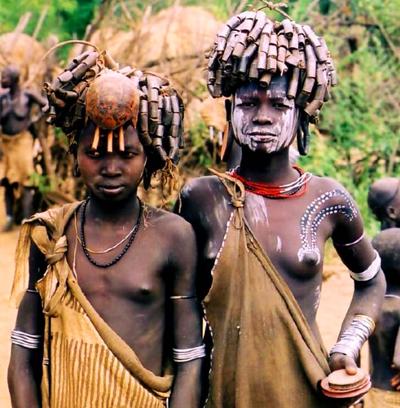 Топ-модели племени Мурси шокируют своим видом