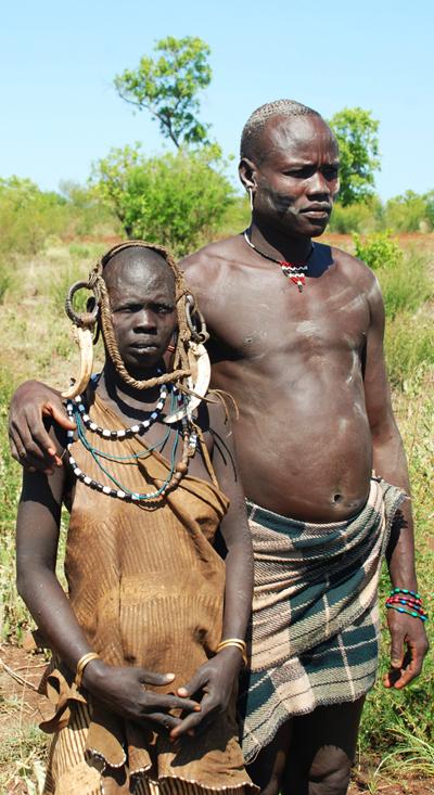 Топ-модели племени Мурси шокируют своим видом