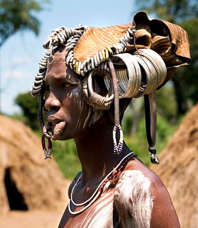 Топ-модели племени Мурси шокируют своим видом