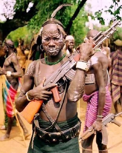 Топ-модели племени Мурси шокируют своим видом