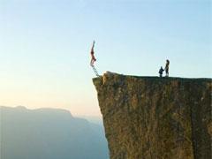 Магическая гора Прекестулен  притягивает безумцев