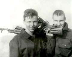 Российские знаменитости которые служили в армии