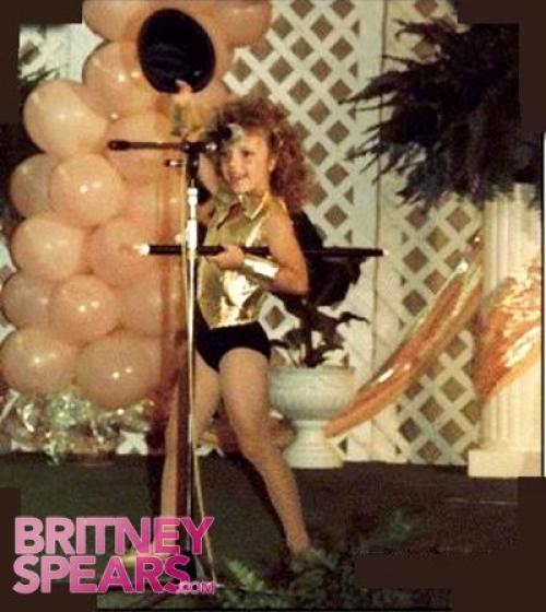 Самые первые выступления знаменитостей на сцене