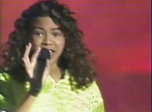 Самые первые выступления знаменитостей на сцене