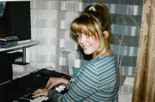 Самые первые выступления знаменитостей на сцене