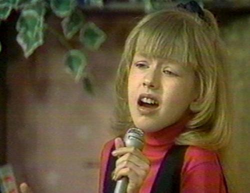 Самые первые выступления знаменитостей на сцене