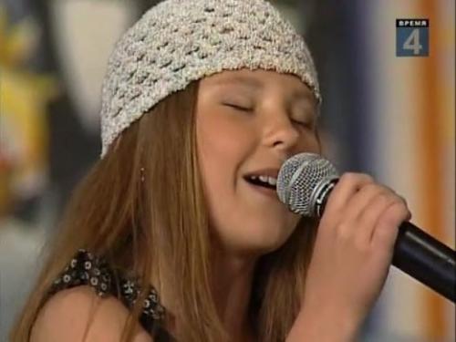 Самые первые выступления знаменитостей на сцене