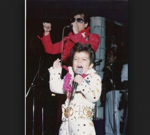 Самые первые выступления знаменитостей на сцене