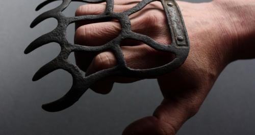 10 видов самого эффективного холодного оружия, от которого стоит держаться подальше