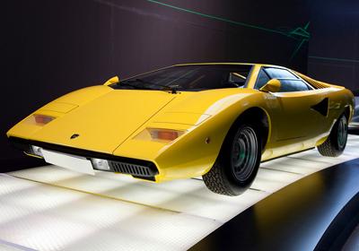 Топ-100 самых красивых автомобилей всех времен