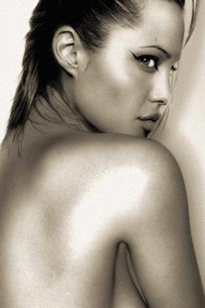 От первого лица: женщина-загадка Анджелина Джоли