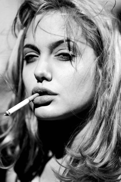 От первого лица: женщина-загадка Анджелина Джоли