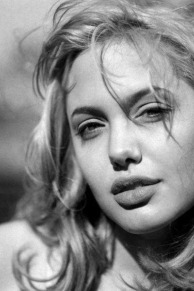 От первого лица: женщина-загадка Анджелина Джоли