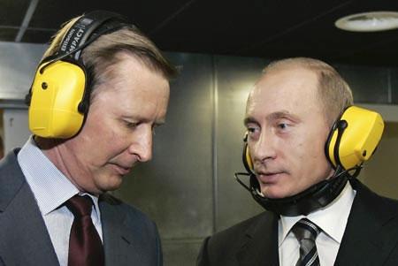 Путин продолжает укреплять образ настоящего мужика…