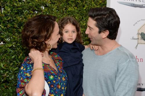 Знаменитости, женившиеся на обычных женщинах