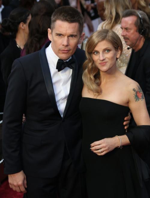 Знаменитости, женившиеся на обычных женщинах