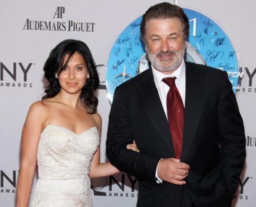 Знаменитости, женившиеся на обычных женщинах