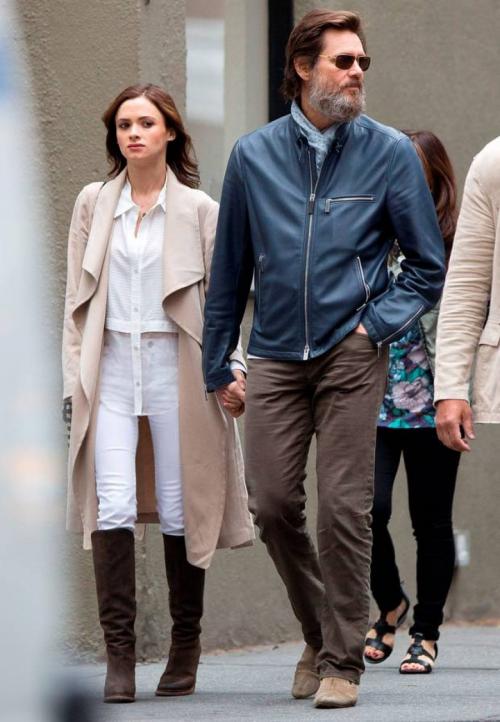 Знаменитости, женившиеся на обычных женщинах