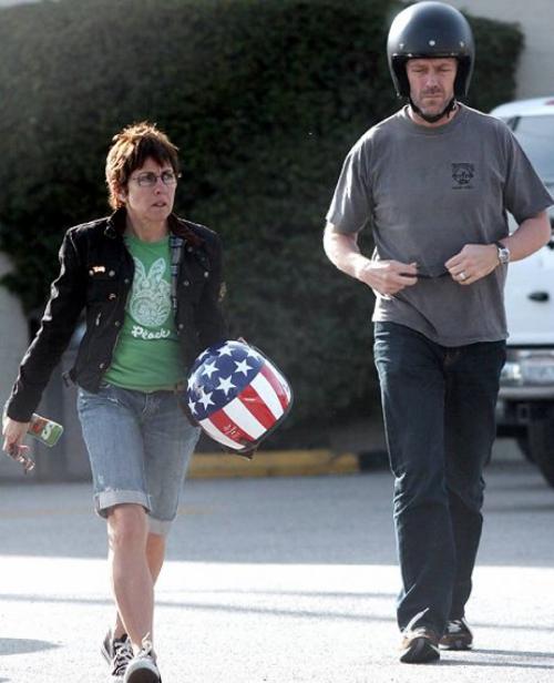 Знаменитости, женившиеся на обычных женщинах