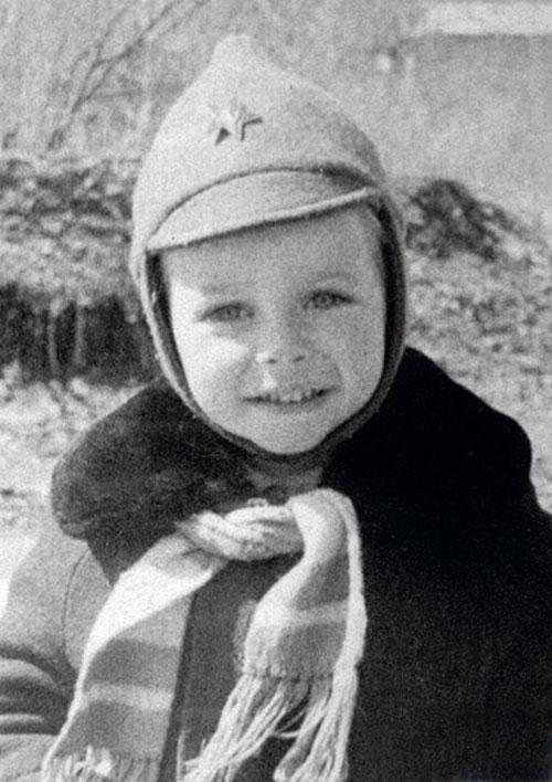 Российские звезды сами выкладывают детские фото в сеть