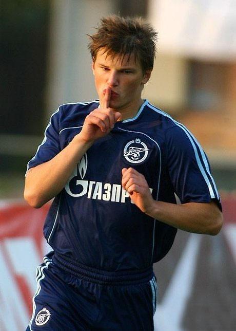 Российские звезды сами выкладывают детские фото в сеть