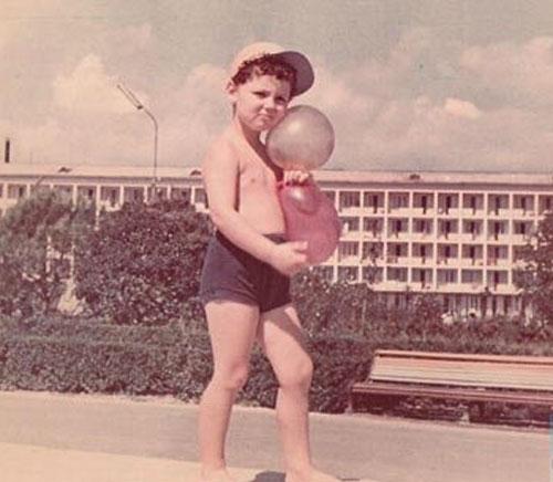 Российские звезды сами выкладывают детские фото в сеть