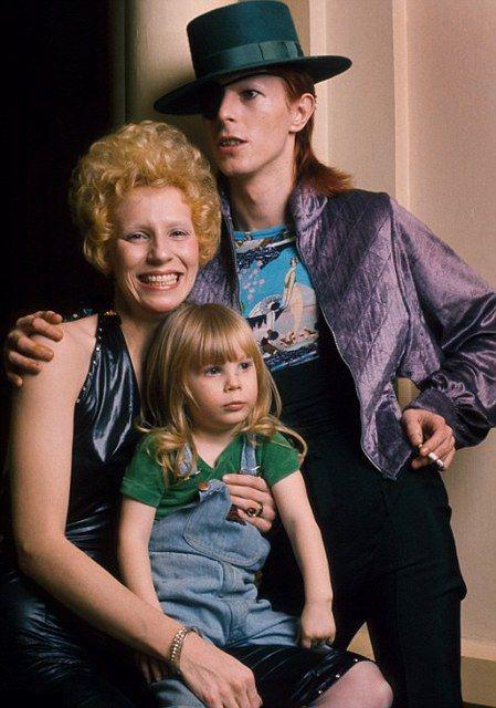 Редкие снимки знаменитостей прошлого и настоящего. Часть 8