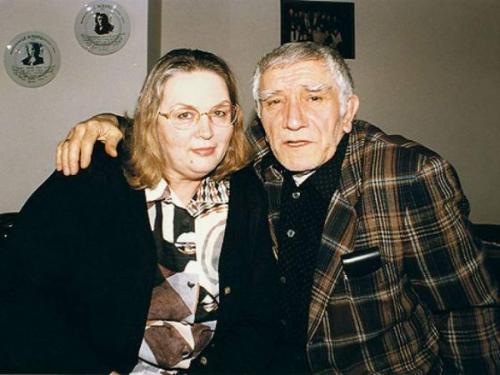 Знаменитости, променявшие длительные браки на молодых любовниц