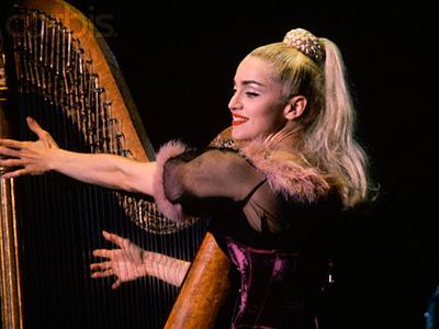 Топ-10 занимательных фактов о турах поп-звезд