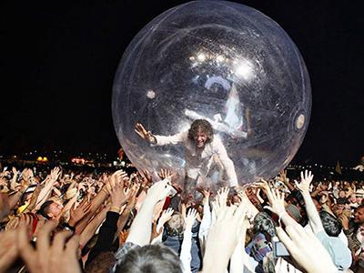 Топ-10 занимательных фактов о турах поп-звезд