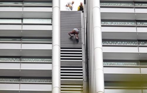 «Человек-паук» арестован на верхушке Башни Люмьер