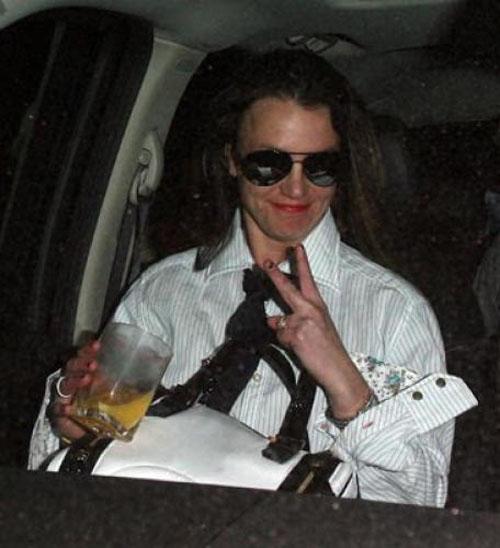 Знаменитости под Бахусом: эти снимки не для прессы