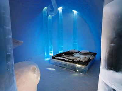 Гостиница изо льда и снега в Швеции