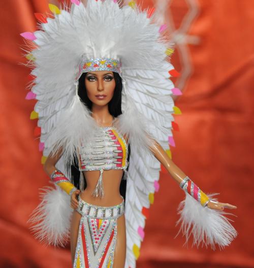 Художник создал портреты знаменитостей на куклах