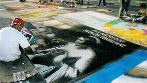 Художник создал портреты знаменитостей на куклах