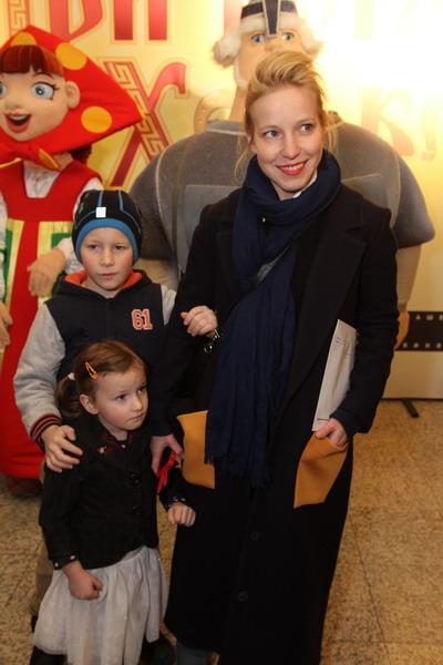 Наргиз Закирова попала в сказку и стала цыганкой