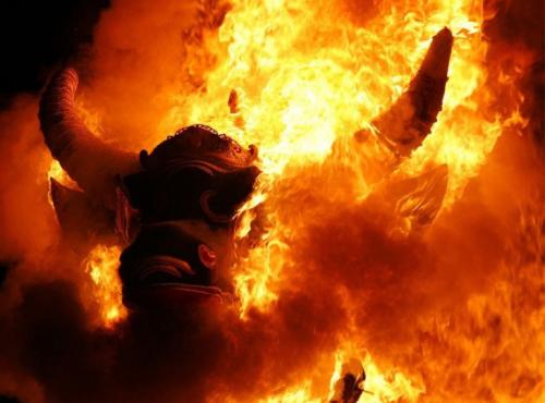 Это еще не конец: самые странные похоронные ритуалы мира