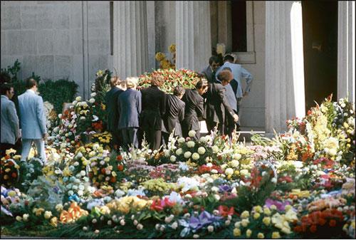 Самые парадоксальные вещи, проданные с аукциона