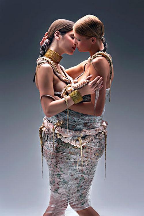 В совместном проекте фотографа и кулинара еда стала одеждой