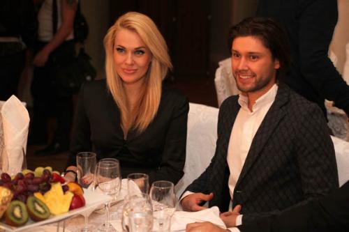 Ко Дню всех влюбленных назвали лучшие «Пары года»