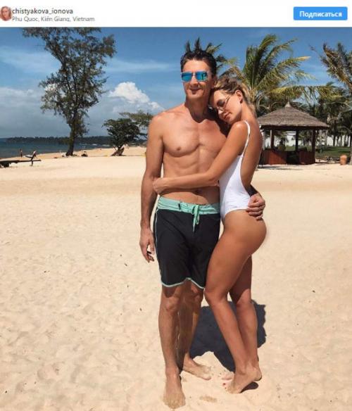 Фото звезд, где они переусердствовали с фотошопом