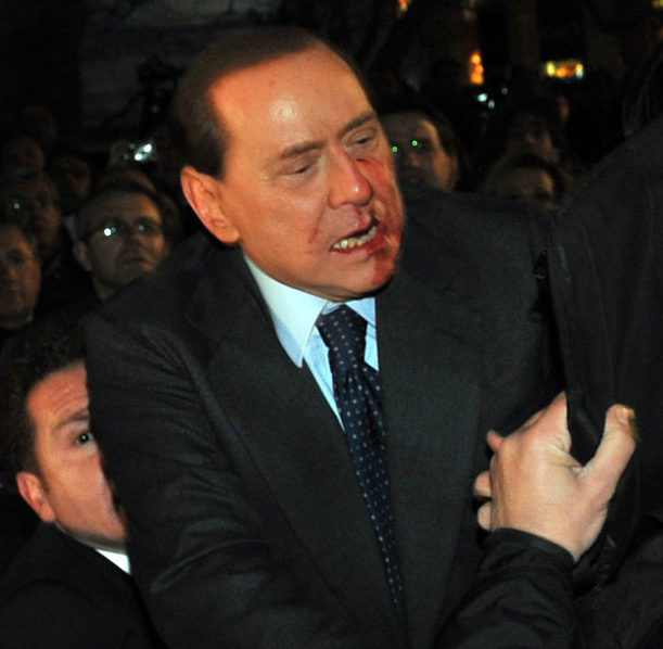 Взлеты и падения Сильвио Берлускони глазами папарацци