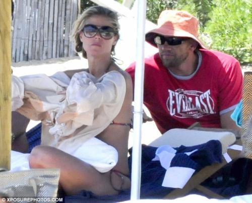 Знаменитые красавцы, которым изменяли жены и подруги