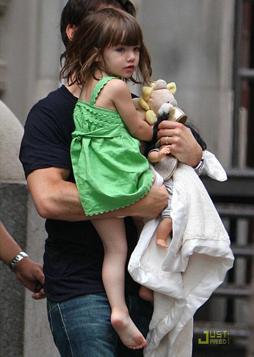 Сури Круз не слушает папу ?