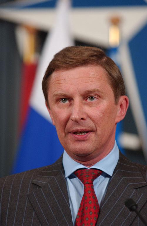 Физиогномисты: что можно сказать о знаменитостях по их лицу